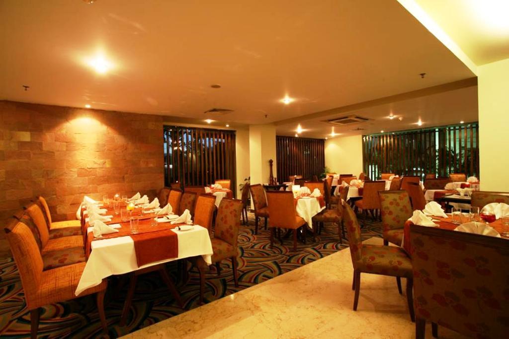 Lakeshore Hotel & Apartments Dhaka Buitenkant foto