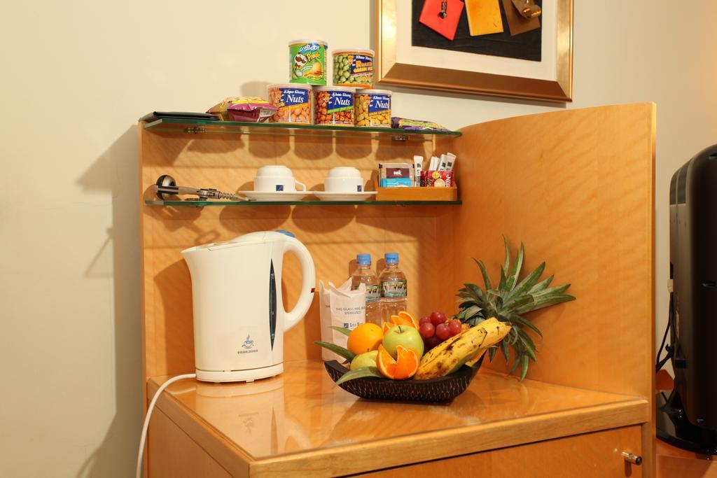 Lakeshore Hotel & Apartments Dhaka Kamer foto