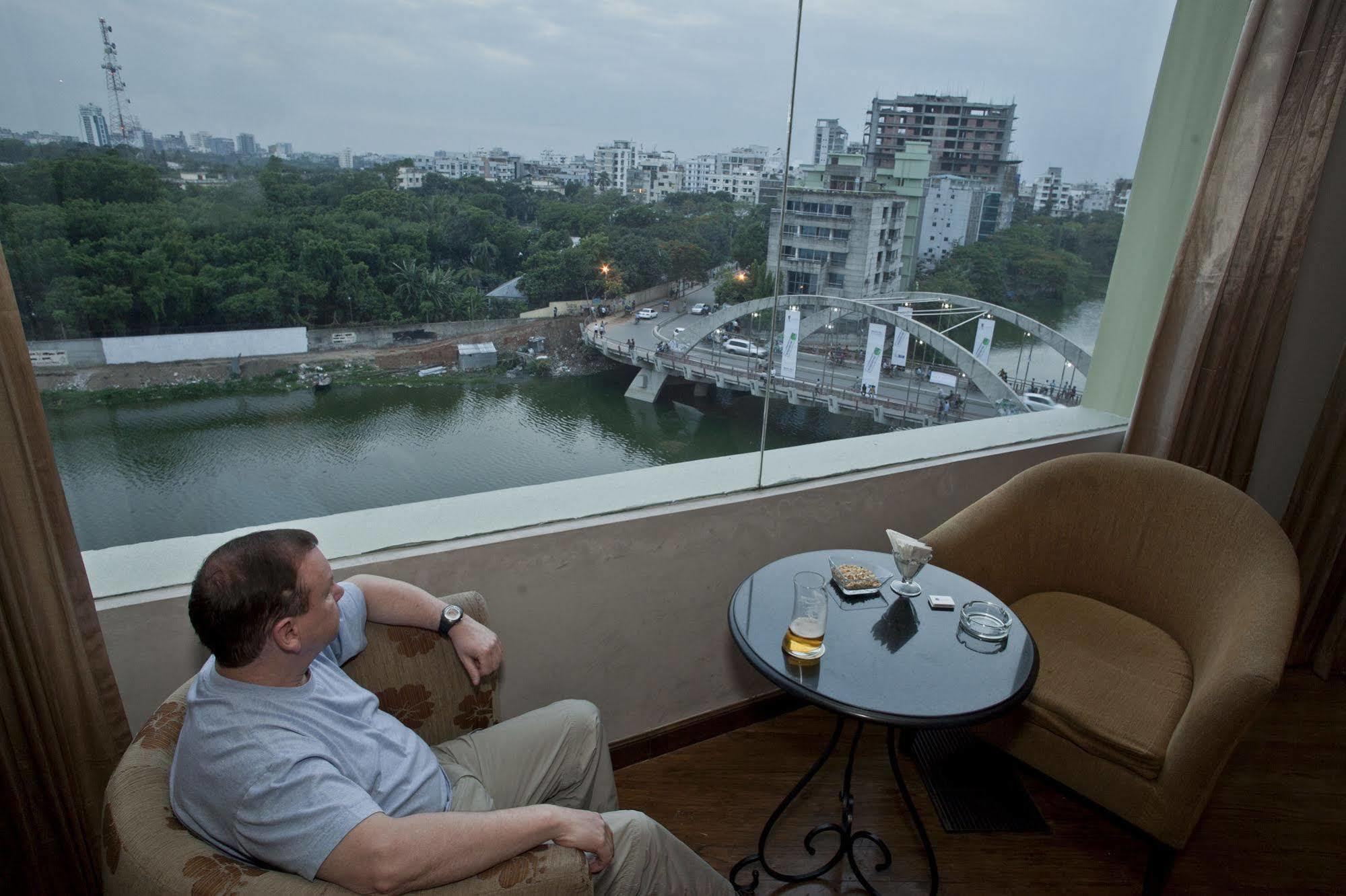 Lakeshore Hotel & Apartments Dhaka Buitenkant foto